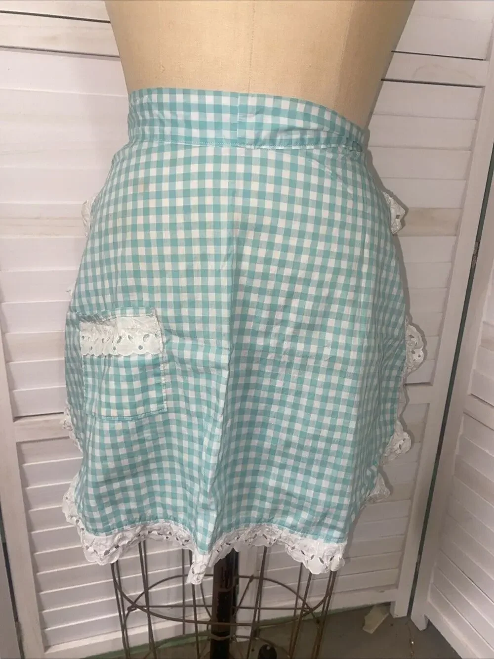 Vintage Handmade Green & White Gingham Apron w/Eyelet Lace Trim Pocket One Size